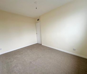 3 Bedroom End Terrace To Let - Photo 3