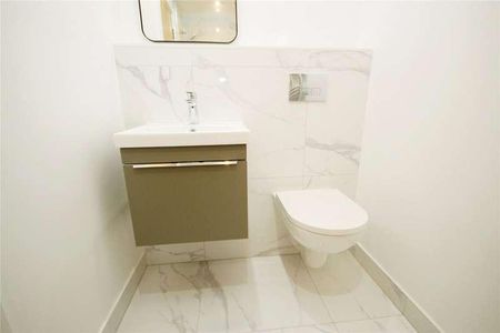 Albert Road, London, E18 - Photo 4