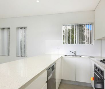 Modern 2-Bedroom Unit in Prime Parramatta Location - Photo 6
