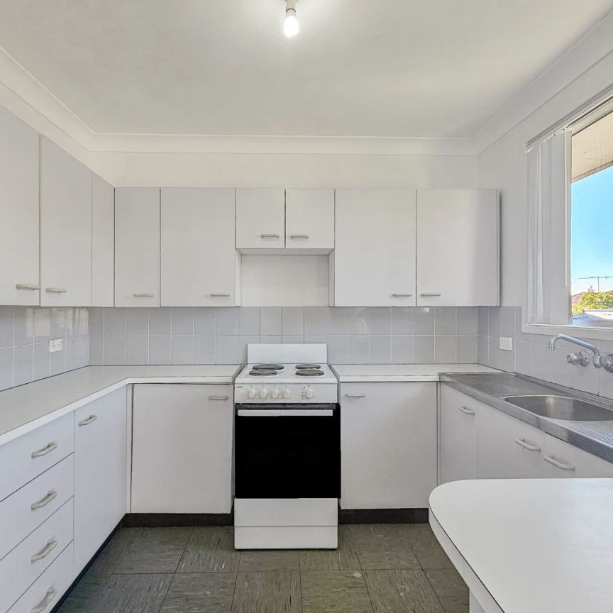 6 Emma Crescent, Constitution Hill. - Photo 1