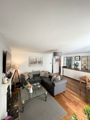 2 Bed Flat, Manor Avenue, SE4 - Photo 1