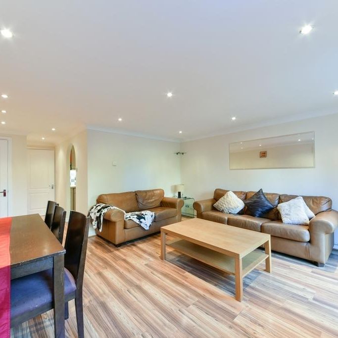 2 bedroom terraced house to rent - Photo 1