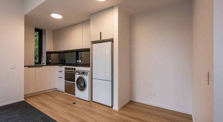 Top floor 2 bedroom apartment on the Basin - Photo 4