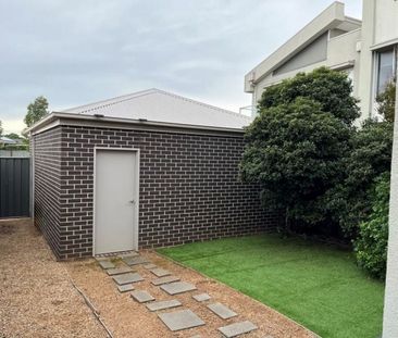 Location Location - Photo 4