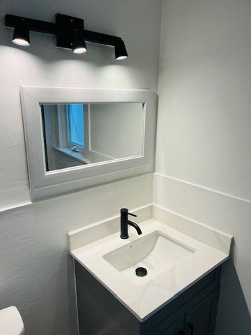 For Lease - 2961 Lakeshore Boulevard Unit# 4, Toronto, Ontario - Photo 5