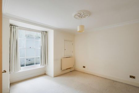 3 bedroom flat to rent - Photo 3