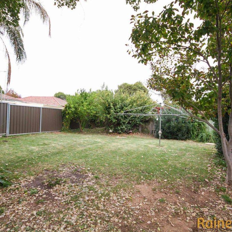 6 Hampden Street, Dubbo, NSW 2830 - Photo 2