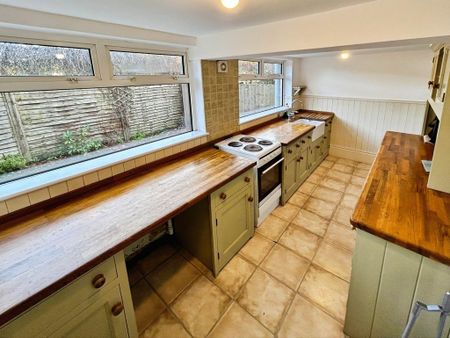 3 bedroom terraced house to rent - Photo 4