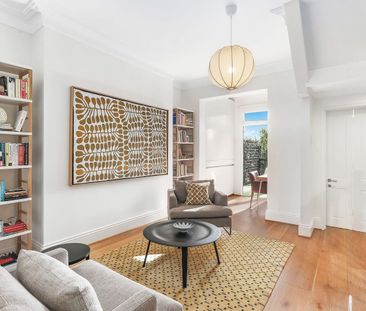 Beautifully Appointed Terrace on One of Paddington's Signature Streets - Photo 2