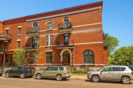 Logement rénové de 2 chambres en location semi-meublé - Photo 3