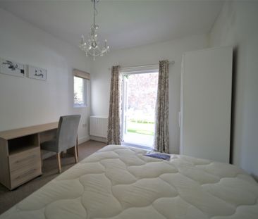 2 bed apartment to rent in Northernhay Place, Exeter, EX4 - Photo 3
