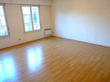 Poissy plein centre ville appartement de 45.9 m² type F2 en rdc, - Photo 3