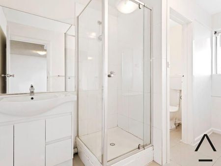 Spacious two bedroom apartment in the best location - Photo 4