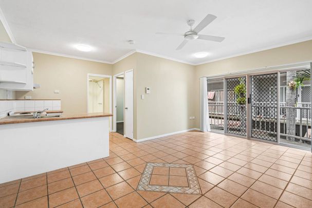 ONE BEDROOM UNIT IN GREAT COMPLEX! - Photo 1
