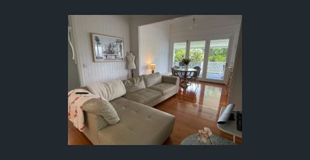 THIS GRAND OLD LADY HAS RECENTLY HAD A FACELIFT! - Photo 2