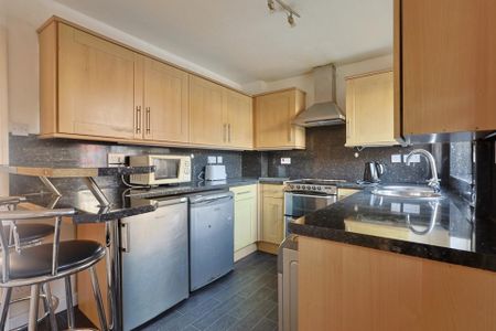 2 bedroom Student Flat to rent in Wallace Street, Newcastle Upon Tyne NE2 - Photo 2