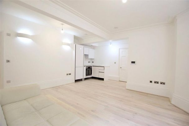 Studio to rent - Photo 1