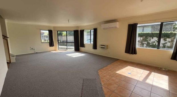 FIVE BEDROOMS, HOKOWHITU - Photo 1