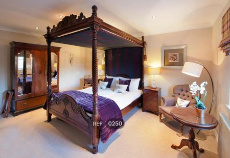 5 bedroom detached house to rent - Photo 2