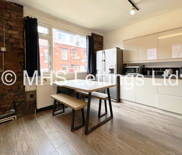 8 Bedroom Mid Terraced House for rent in Manor Drive - Photo 6