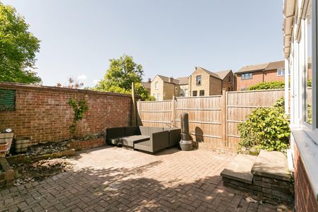 3 Bed End Terrace, Warwick Court, SE26 - Photo 3