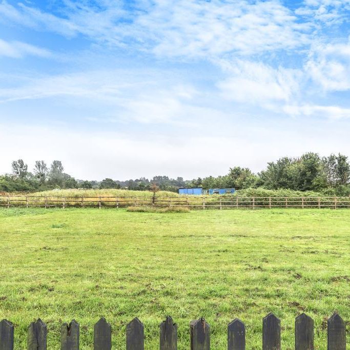 2 bedroom cottage to rent - Photo 1