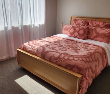 Newborough - Photo 3