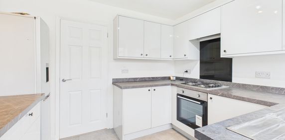 3 bed detached house to rent in Stocklands Way, Prestwood, Great Missenden, Buckinghamshire, HP16 0SJ - Photo 2