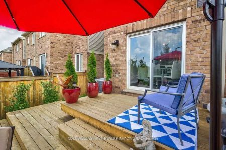 Condo Townhouse For Lease | W9256185 - Photo 2