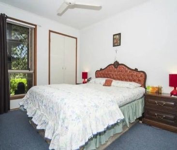 2 Bedroom duplex in popular location - Photo 2