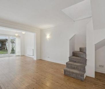 4 bedroom detached house to rent - Photo 2