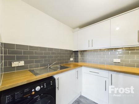 Missenden Gardens, Burnham,SL1 - Photo 4