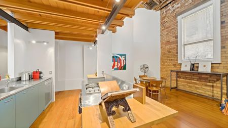 Sophisticated Living - Photo 3