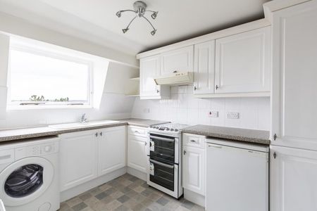 2 Bed Flat - Photo 4