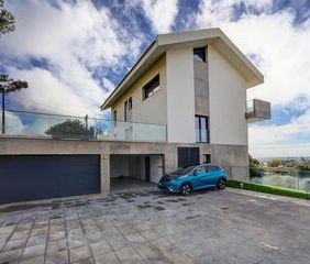 House 7 bedrooms Cascais for rent - attic, garden, air conditioning... - Photo 2