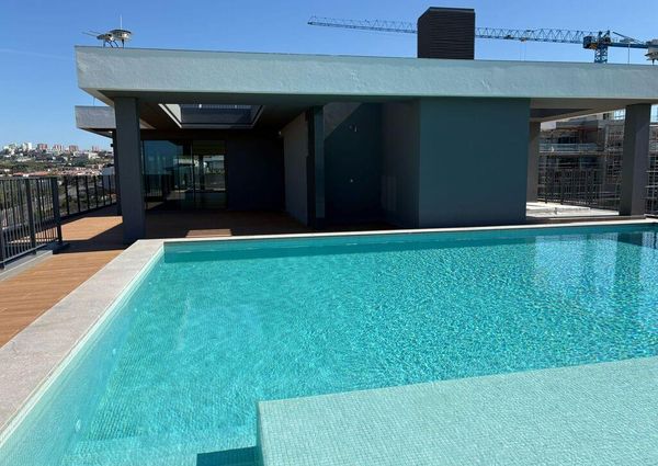 3 Bedroom Apartment with swimming pool, Miraflores, Oeiras