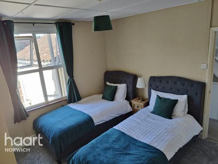 5 bedroom detached house to rent - Photo 5