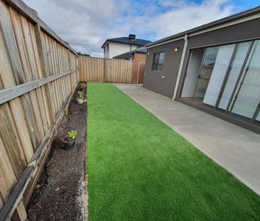 Modern Fresh Family Home - Photo 4