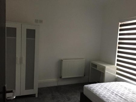 1 bedroom in a house share to rent - Photo 5