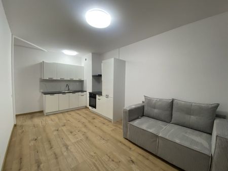 1-szy Najemca, Metro, Garaż, Blisko komunikacji 35 m² - Photo 4