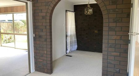 Family Living in Gleniti - Photo 5