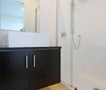 Spotless 4 bedroom! - Photo 5