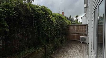 Immaculate, Fully Furnished Studios – Prime Location Near Hospital - Photo 3