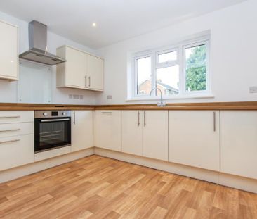 3 bedroom terraced house to rent - Photo 5