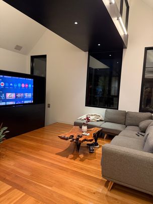 Kensington - Photo 1