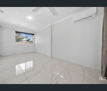 Spacious Family Home with Covered Outdoor Area - Photo 4