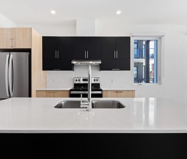 380-405 2 Bedroom Penthouse - Over 940 Sqft! - 350 Boulevard De L'A... - Photo 1
