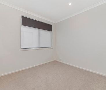 Immaculate Townhouse in the heart of Jamison - Photo 5