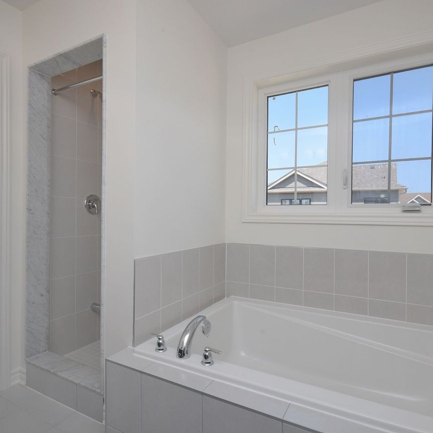 For Lease - 244 McKenzie Drive, Clearview, Ontario - Photo 1