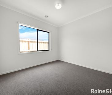 18 Safrano street, Tarneit, VIC 3029 - Photo 3